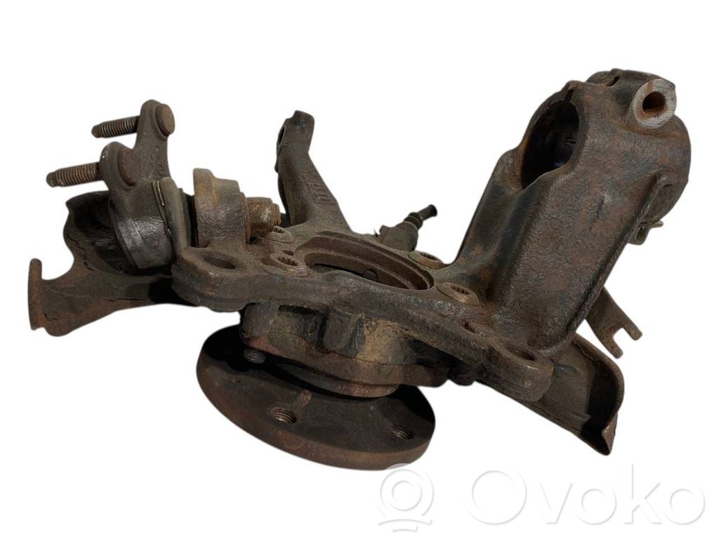 Priekšējā riteņa rumbas vārpstas šarnīrs (stupica, capfa)