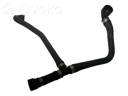 Caurulīte (-es) / šļūtene (-es)