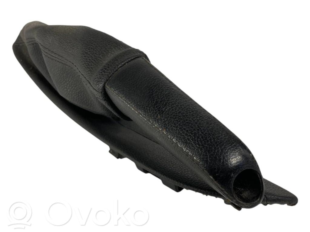 Rokas bremzes dekoratīvā apdare