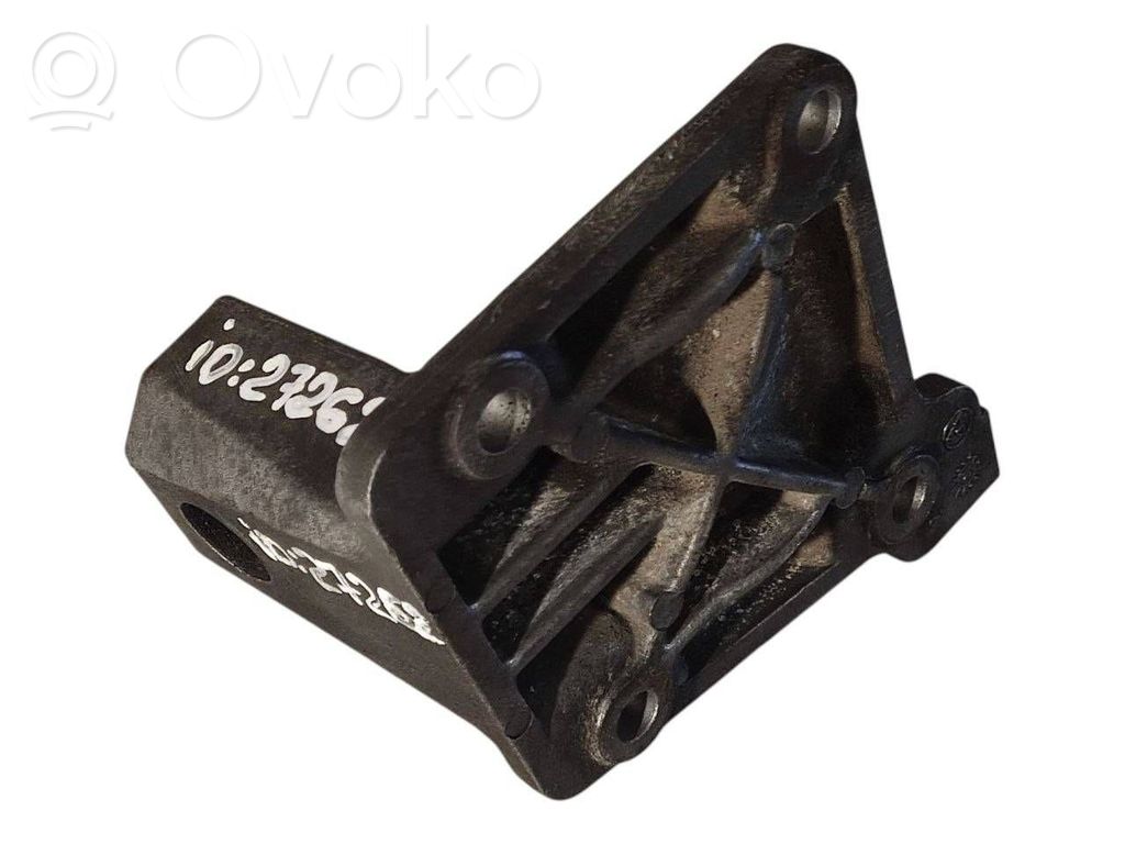 Dzinēja nostiprināšanas stiprinājums-kronšteins