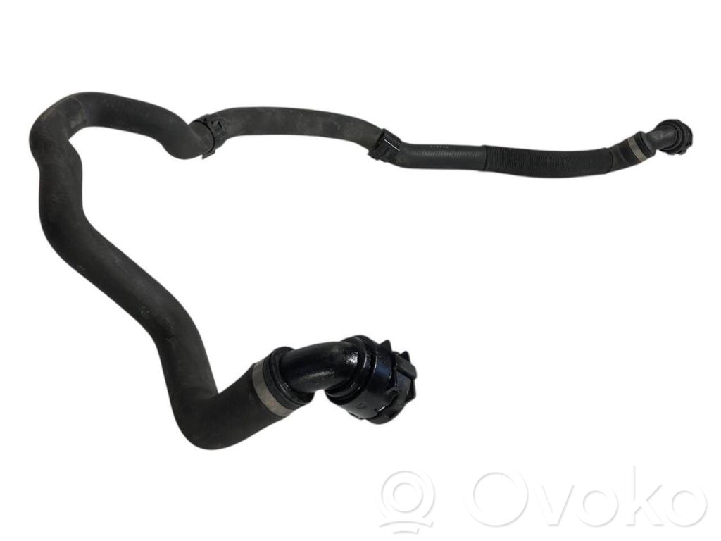 Caurulīte (-es) / šļūtene (-es)