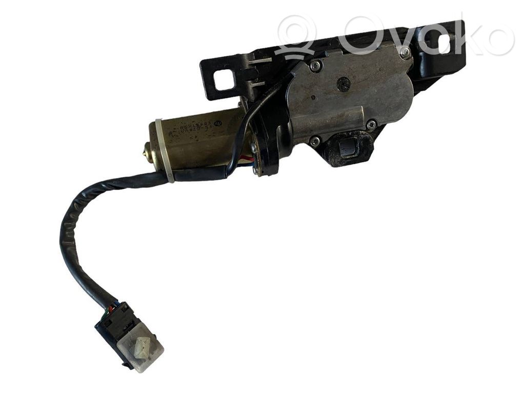 Aizmugurējā pārsega pievilcējs