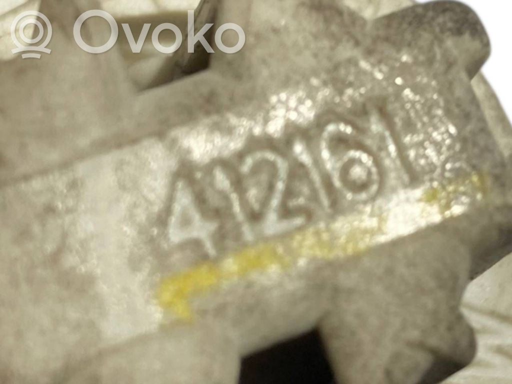 Aizmugures spuldzes vāka turētājs