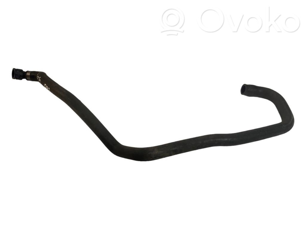 Caurulīte (-es) / šļūtene (-es)