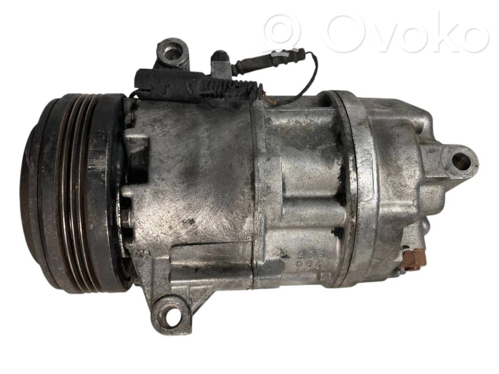 Air conditioner compressor (pump)
