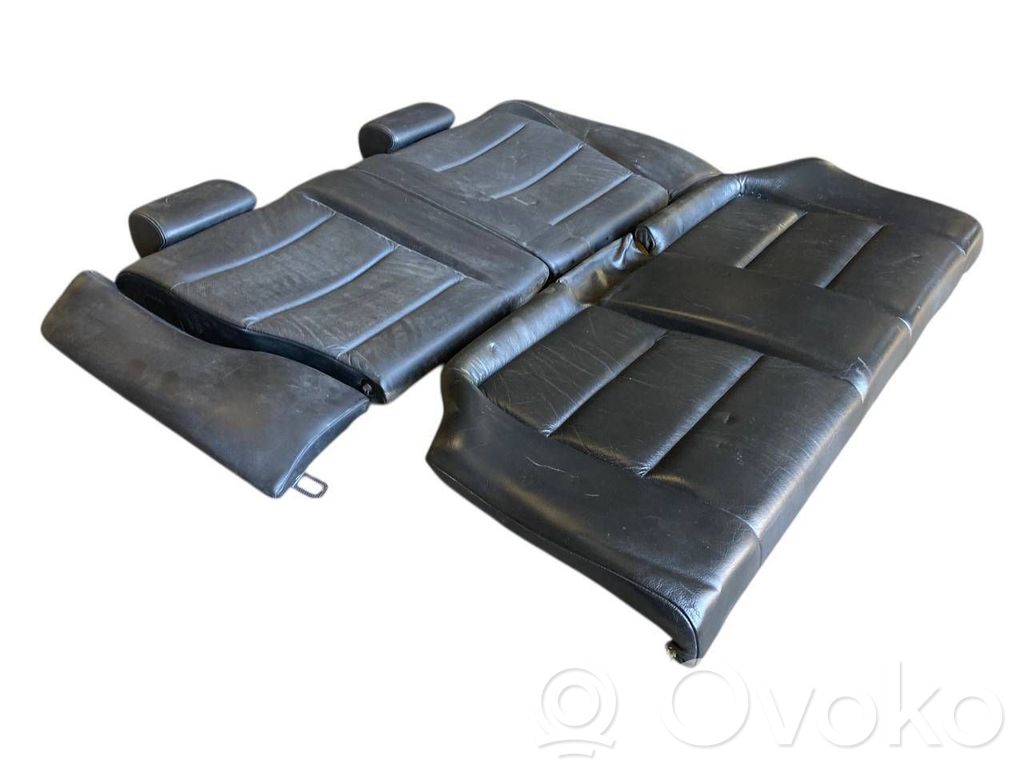 Aizmugurējais sēdeklis