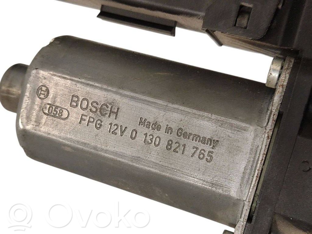 Priekšpusē elektriskā loga pacelšanas mehānisma komplekts