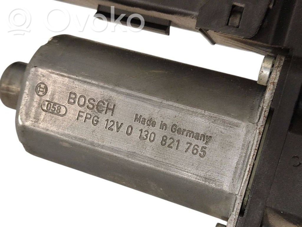 Priekšpusē elektriskā loga pacelšanas mehānisma komplekts