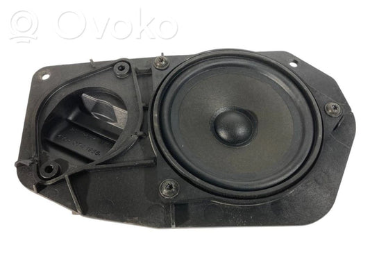 Skaļrunis (-i) pakaļējās durvīs