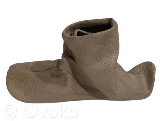 Roktura dekoratīvā apdare – āda/audums