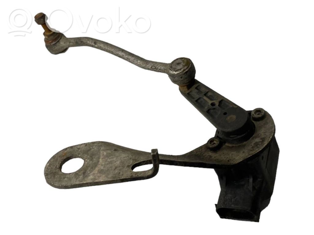 Augstuma sensors (priekšējo lukturu)