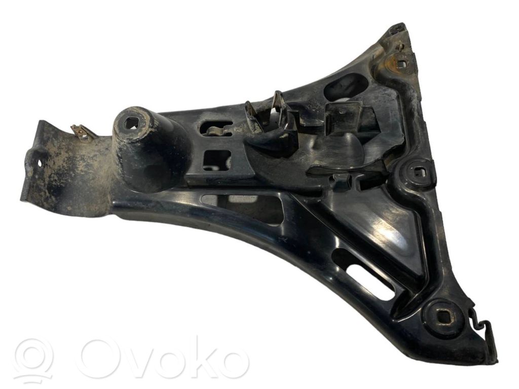 Rear bumper mounting bracket