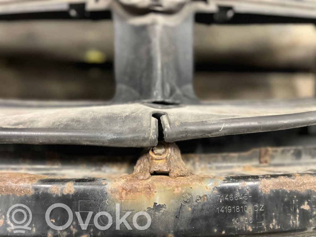 Держатель панели радиатора (телевизор)