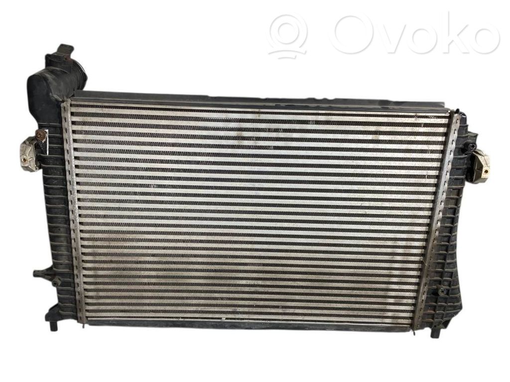 Starpdzesētāja radiators