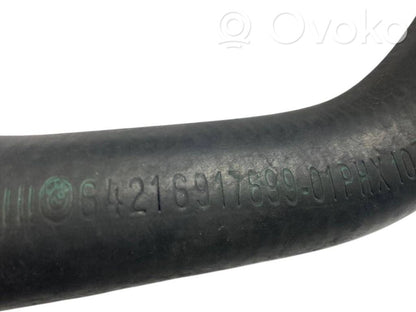 Caurulīte (-es) / šļūtene (-es)