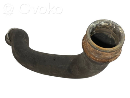 Caurulīte (-es) / šļūtene (-es)