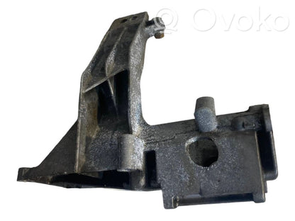 Dzinēja nostiprināšanas stiprinājums-kronšteins