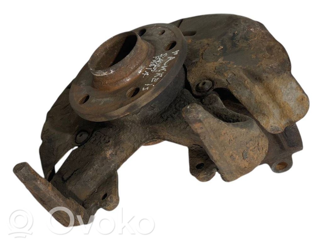 Priekšējā riteņa rumbas vārpstas šarnīrs (stupica, capfa)