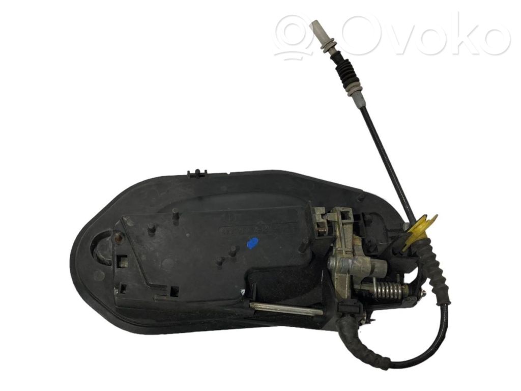 Aizmugurē turētājs / kronšteins ārējam atvēršanas rokturim