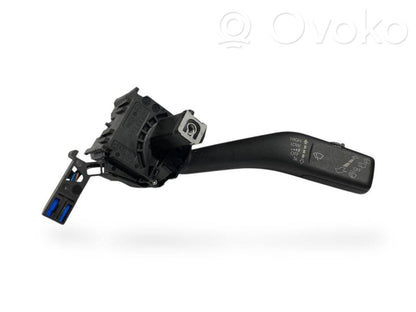 Stikla tīrītāja vadības pogas kātiņš