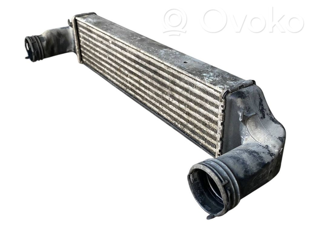 Starpdzesētāja radiators