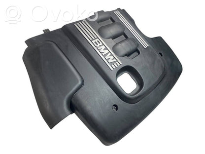 Dzinēja pārsegs (dekoratīva apdare)