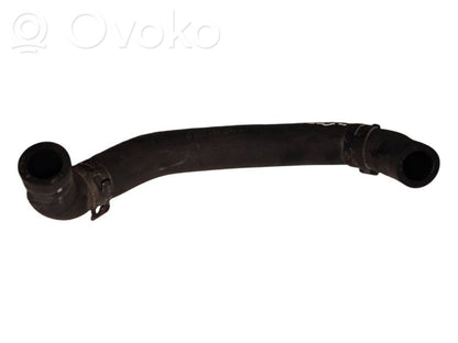 Caurulīte (-es) / šļūtene (-es)