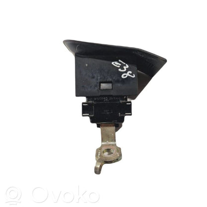 Aizmugurējās jostas sprādze