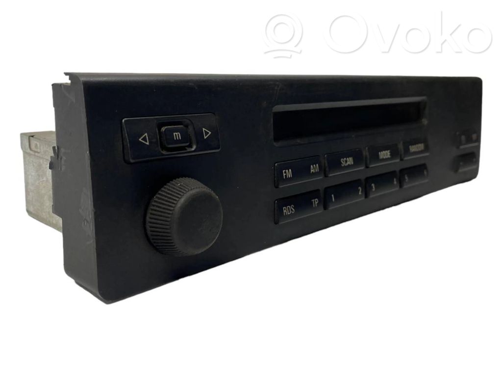 Radio / CD/DVD atskaņotājs / navigācija