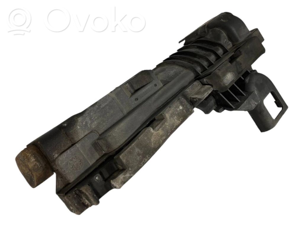 Держатель/кронштейн радиатора(ов)