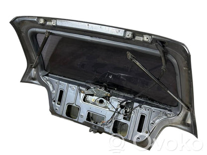 Задняя крышка (багажник)