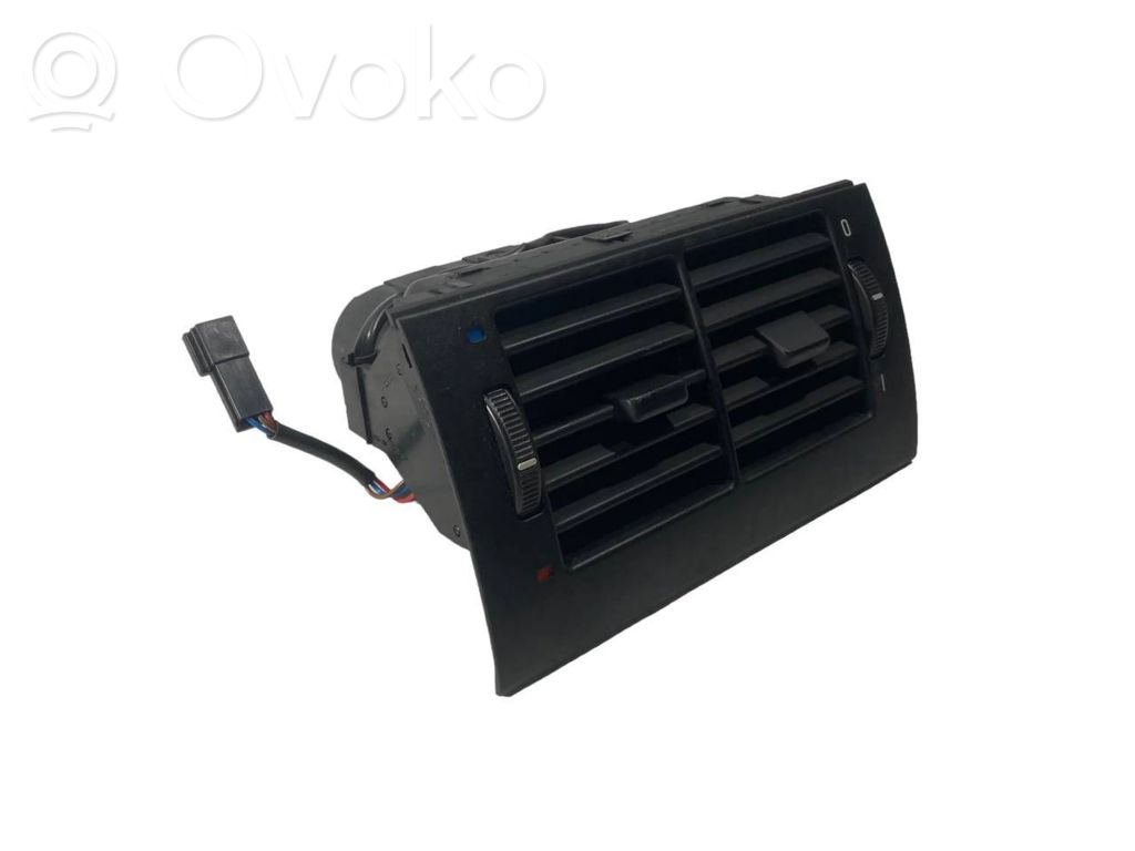 Задняя воздухо-вентиляционная решетка