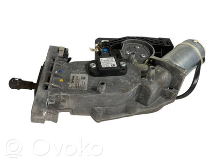 Aizmugurējā pārsega pievilcējs