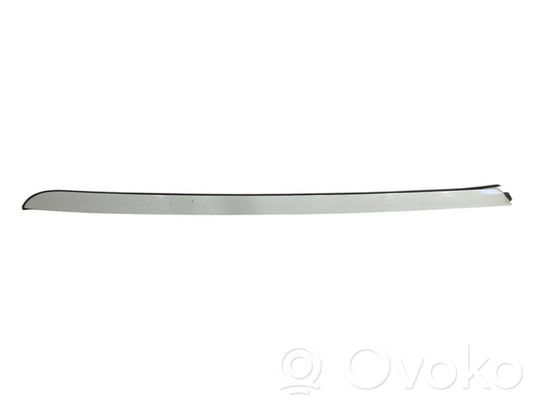 Vējstikla dekoratīvā apdare