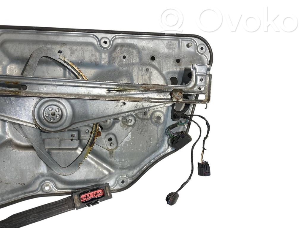 Priekšpusē elektriskā loga pacelšanas mehānisma komplekts