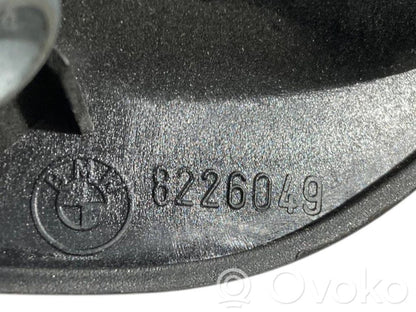 Internal opening handle