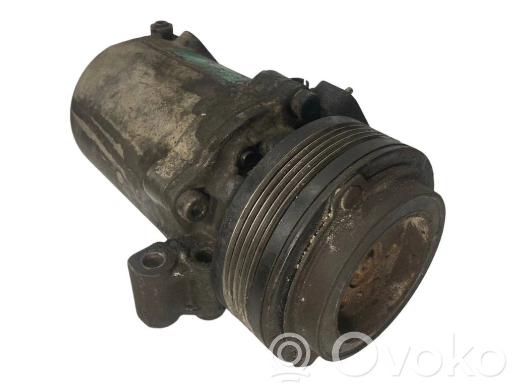 Air conditioner compressor (pump)