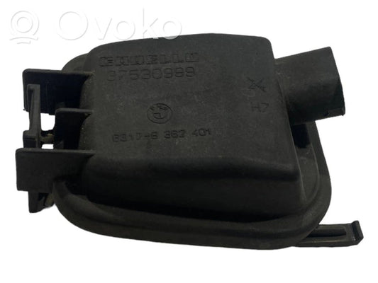 часть противотуманной фары