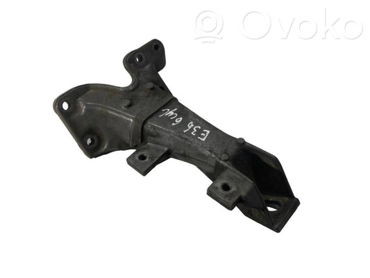 Dzinēja nostiprināšanas stiprinājums-kronšteins