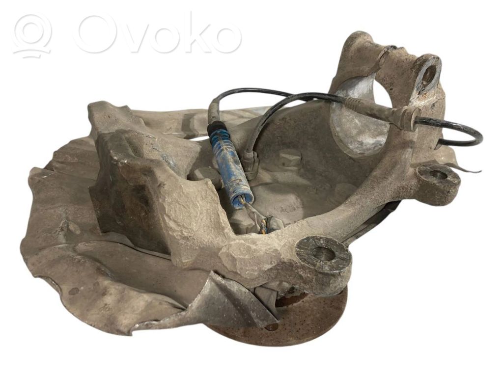 Priekšējā riteņa rumbas vārpstas šarnīrs (stupica, capfa)