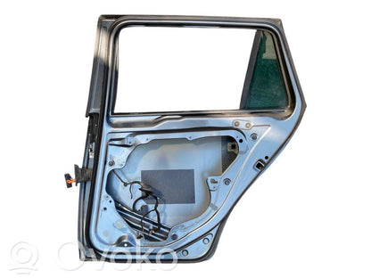 Aizmugurējās durvis