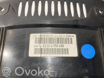 Speedometer (in the instrument panel)