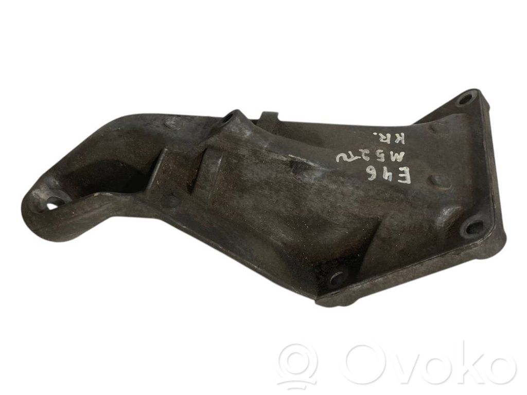 Engine mounting bracket