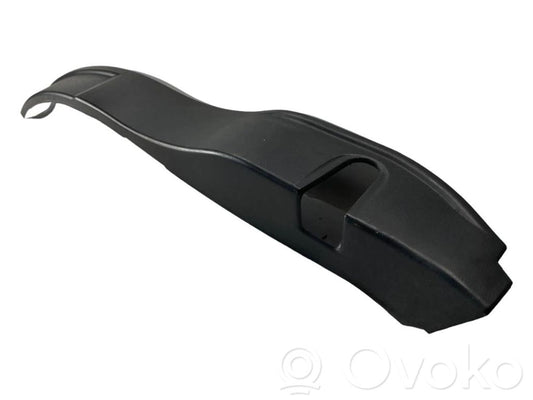 Aizmugurē durvju dekoratīvā apdare (moldings)