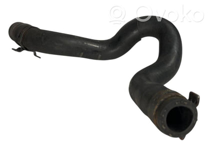 Caurulīte (-es) / šļūtene (-es)