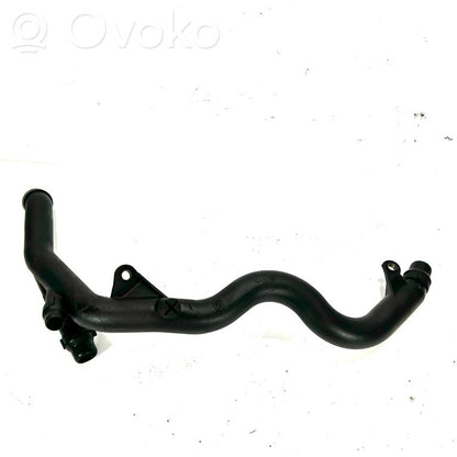 Caurulīte (-es) / šļūtene (-es)