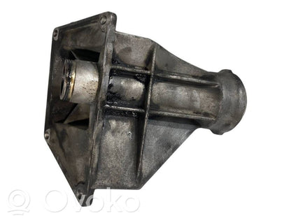 Pusass sakabes gultņa stiprinājums