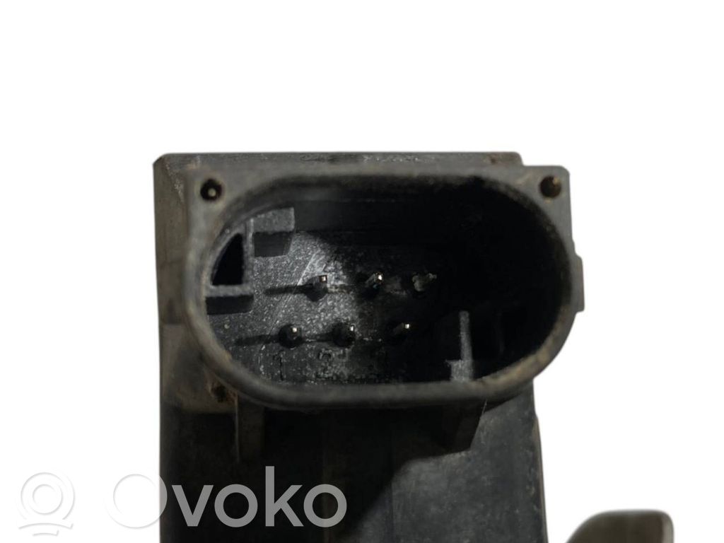 Augstuma sensors (priekšējo lukturu)