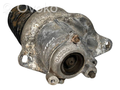 Aizmugurē amortizators ar atsperi