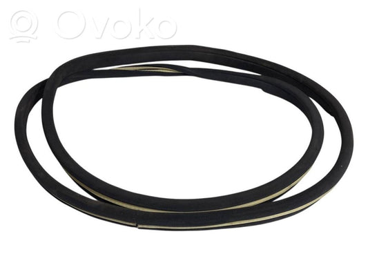 Priekšpusē apdares gumija (virsbūvē)